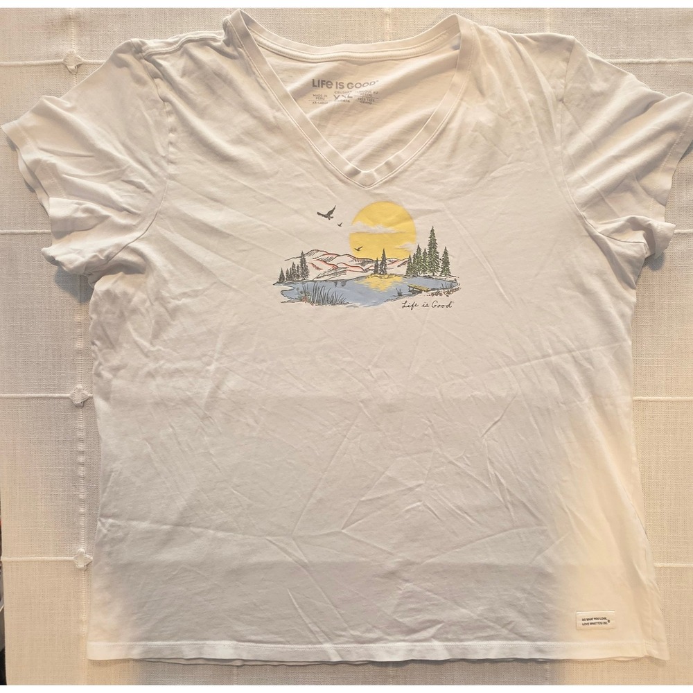 Life is Good Womens XXL Crusher V-Neck Graphic T-Shirt White Mountain Lake